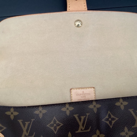 Louis Vuitton Hudson   Extremely Clean - Picture 6 of 9